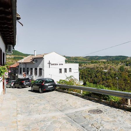 Апартамент Трапезица Veliko Tărnovo Esterno foto
